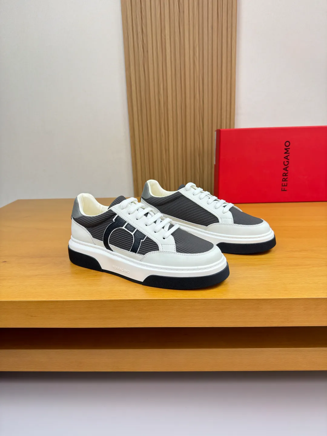 Men's men's shoes 💰420 [New style] 🏃‍♂️🏃‍♂️[ Ferragamo] Ferragamo - High-end quality original order·Casual sports shoes - Upper: 🔝Nappa calfskin, suede calfskin, shoe body. Sewing brand totem, tongue air pressure brand logo - Inner: water-dyed cowhide - Outsole: ultra-light TPU foam rubber; molded outsole -Ultra-high quality control and fine workmanship: outstanding (high-end, extravagance, grade) -Size: 38-45 (46, can be customized)